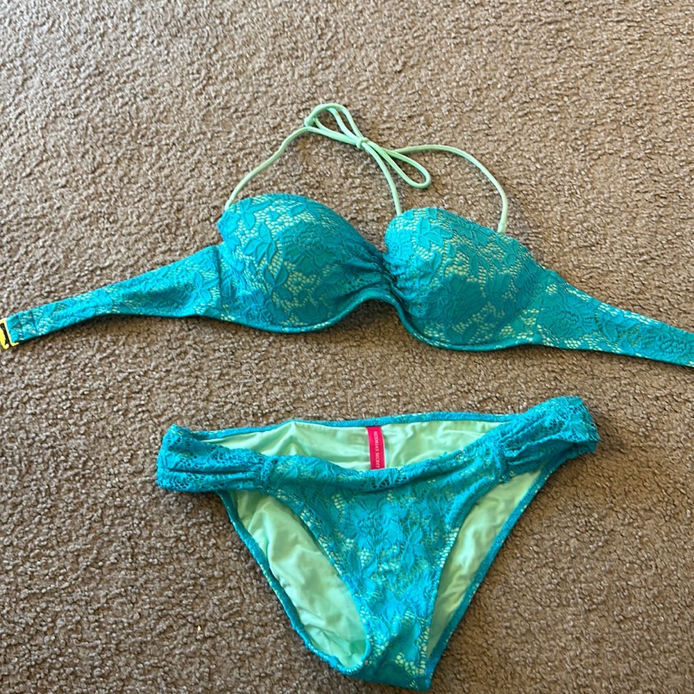 Victoria’s Secret 2 Piece Swimsuit